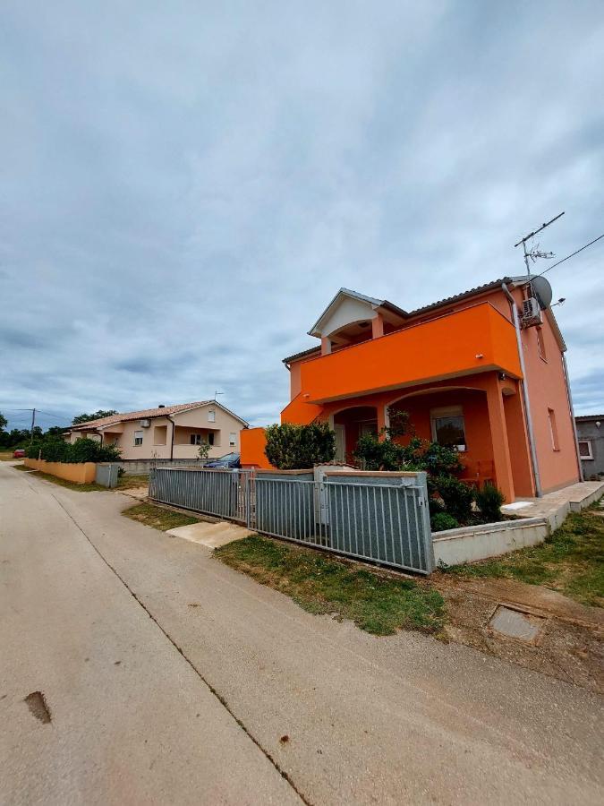 Apartman Zeljo Galižana Екстериор снимка